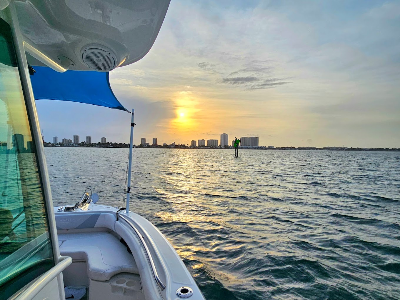 What is the Difference Between a Boat Charter and a Rental Boat?